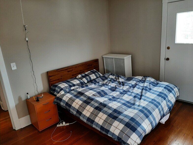 Building Photo - 15103 Lake Ave