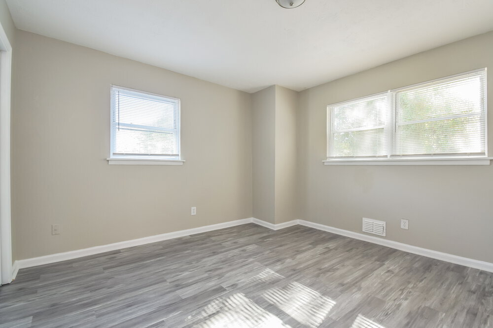 Building Photo - 955 King James Dr