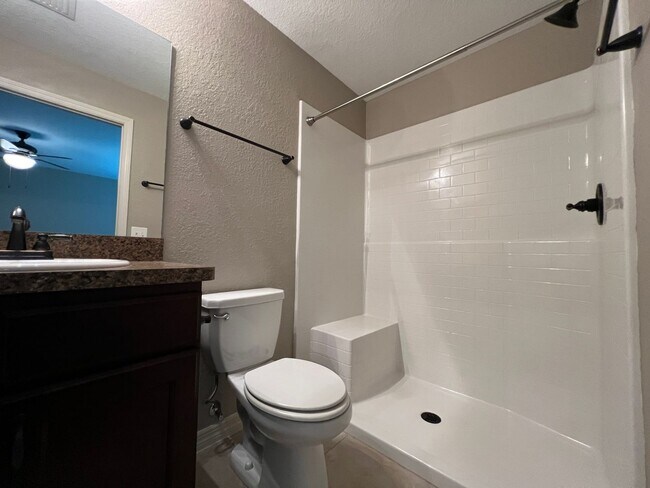 Building Photo - AMAZING 3 BD/2BA Home in Beautiful Ocala!!!