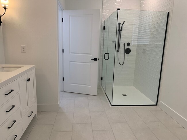 Building Photo - Brand NEW 4 bedroom 1 story home Rancho Co...