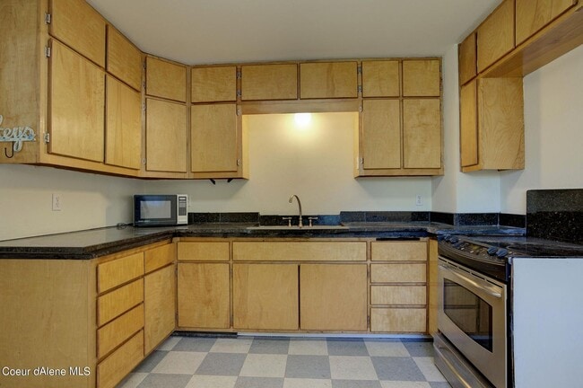 Building Photo - Must See!