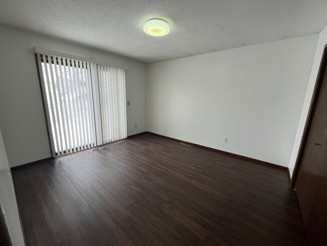 Building Photo - 2175 Cedar Ln