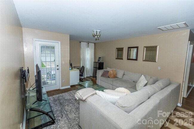 Building Photo - 2922 Deep Cove Dr NW