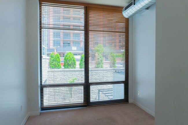 Building Photo - 650 W Wayman St