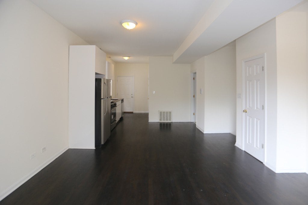 Building Photo - 2438 N Ashland Ave