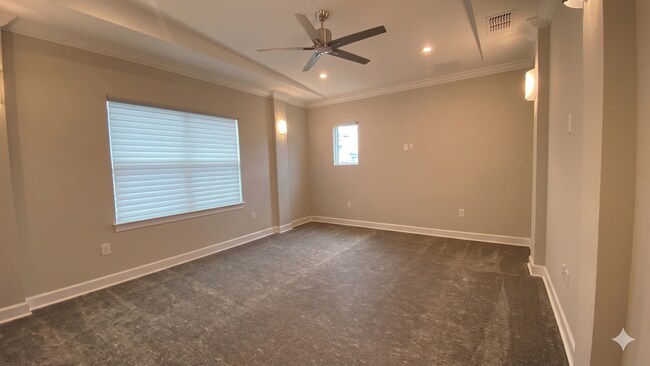 Building Photo - 6875 Broglie St