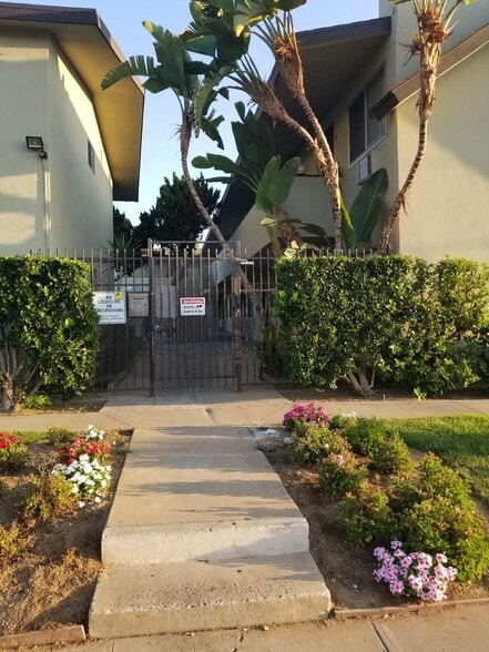 Building Photo - 917 E Madison Ave