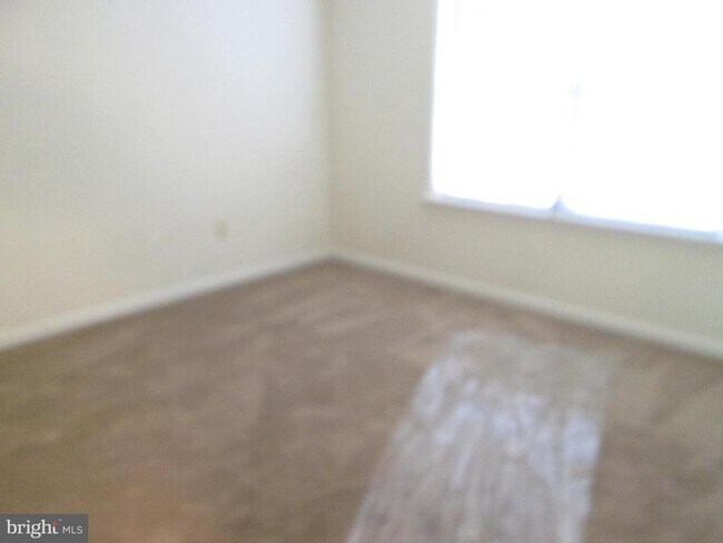 Building Photo - 1300 Treasure Dr