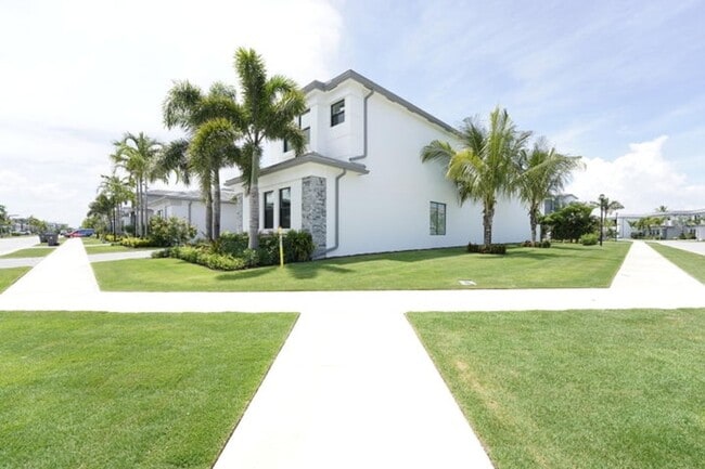 Building Photo - 9099 Silver Marsh Ln