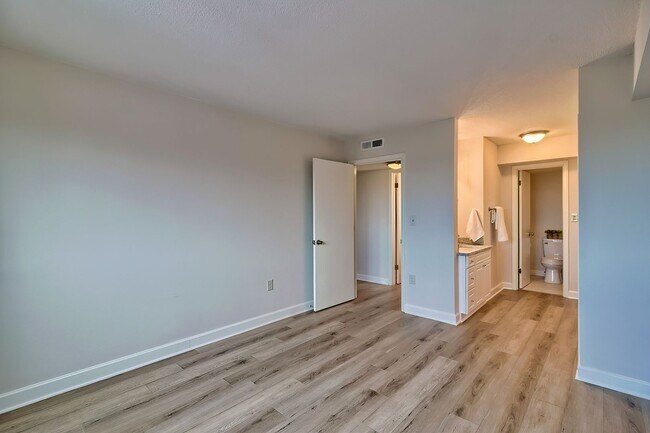 Building Photo - Modern Luxury Condo in Middleborough – Rec...
