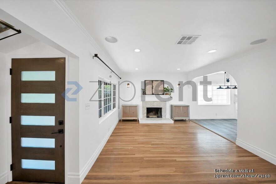 Building Photo - 15243 Morrison St