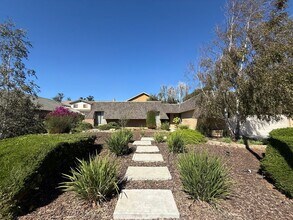 Building Photo - Located in Bauer Estates Near The Country ...