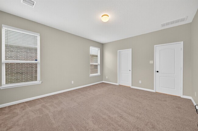 Building Photo - 25403 King Reyes St