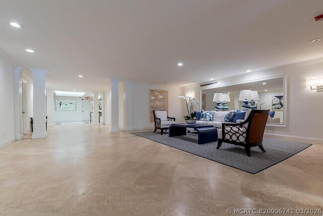 Building Photo - 250 Bradley Pl