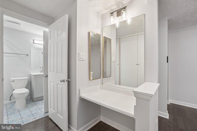 Building Photo - 8474 Sugar Creek Ln