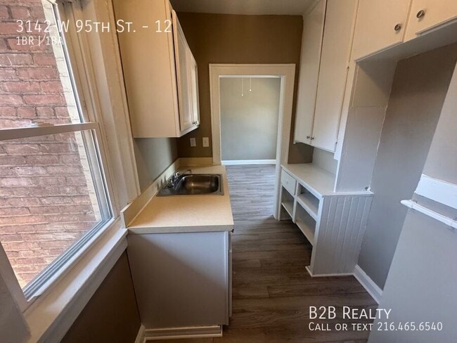 Building Photo - 3142 W 95th St