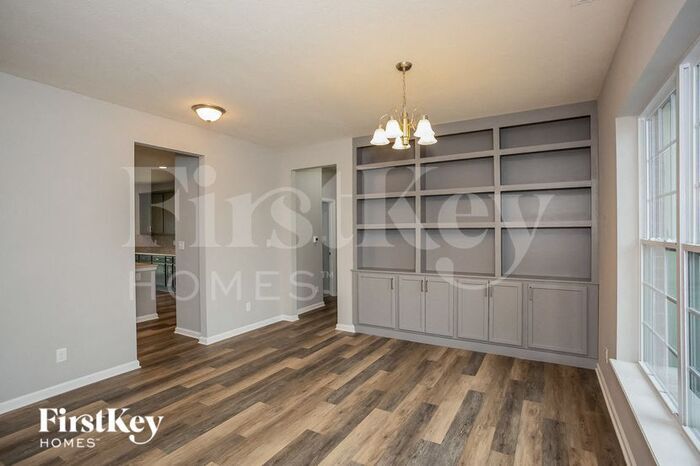Building Photo - 4434 Hayward Way