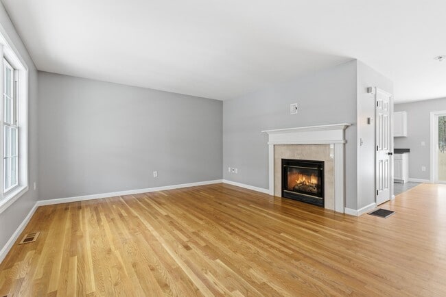 Building Photo - 6 Mulberry Ln