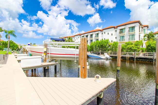 Building Photo - Unfurnished water-view with boat slip 2/2 ...