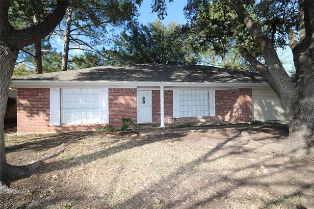 Building Photo - 2703 Peachtree Ln