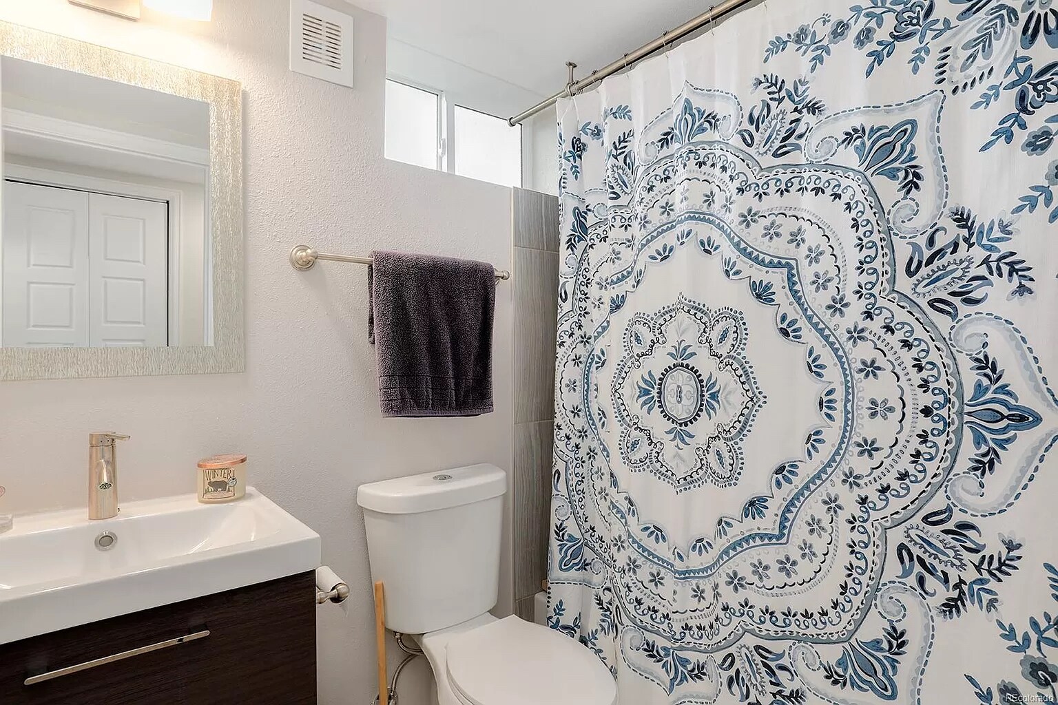 Basement full bathroom - 3520 Elm St