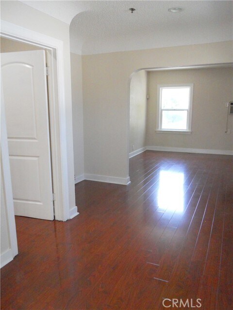 Building Photo - 818 E Valley Blvd