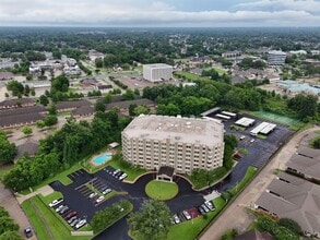 Building Photo - 11550 Southfork Ave