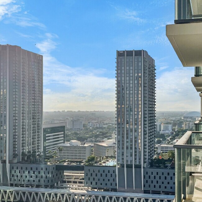 Building Photo - 11 NE 6th St