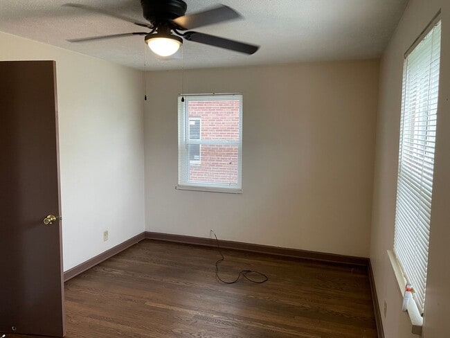 Building Photo - 740 S Harris Ave