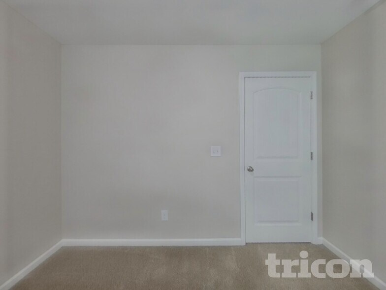 Building Photo - 653 Dawsons Park Wy