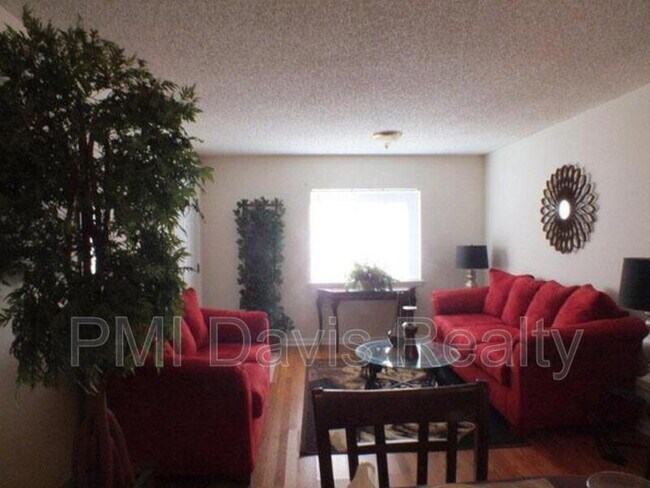 Building Photo - 1845 Lindberg Dr