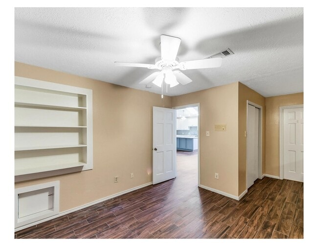 Building Photo - 13902 Paradise Valley Dr