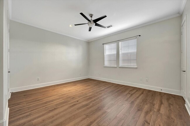 Building Photo - 7134 Mapleridge St