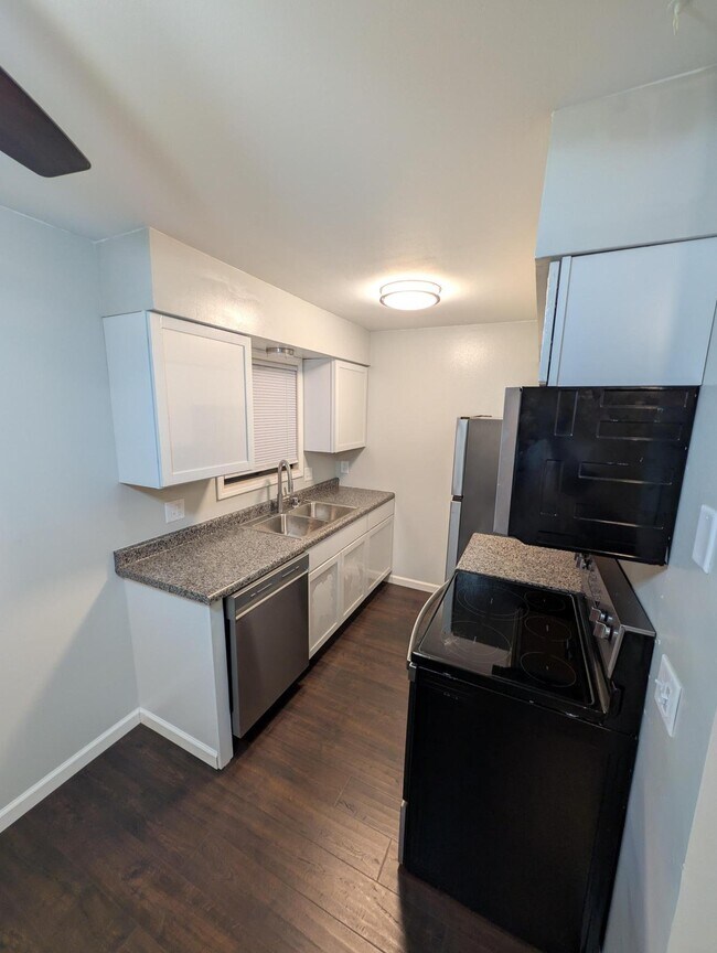 Building Photo - 201 N 67th St