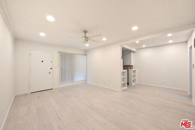 Building Photo - 1037 11th St