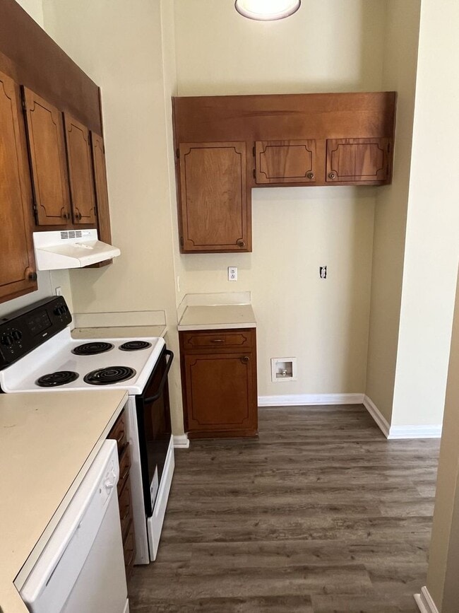 Building Photo - Cute 3 Bed, 2 Bath Ranch Home off East W.T...