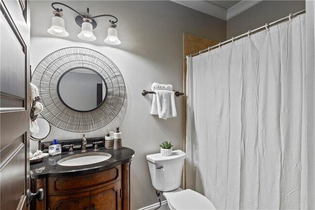 Building Photo - 2125 Cooper Lake Dr SE