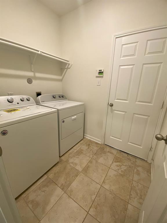 Building Photo - 5815 Bluebonnet Ln