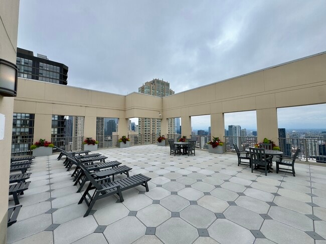 Building Photo - 2 E Erie St