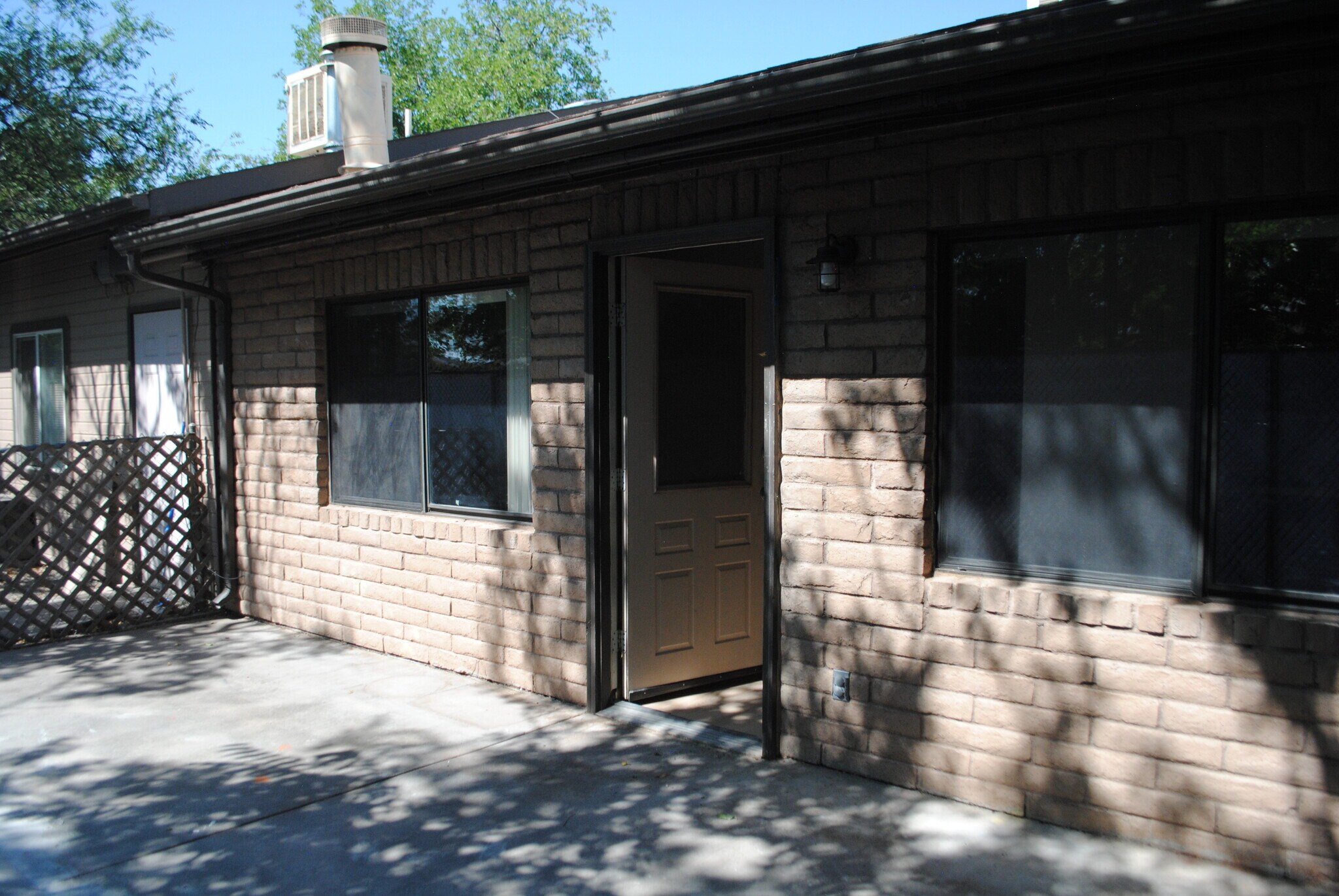 Building Photo - 1105 Santa Clara Ave