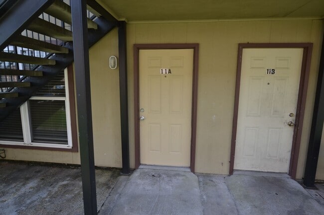Building Photo - 2 bedroom, 2 bath apartments in Sherwood F...