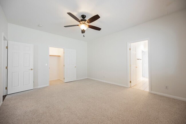 Building Photo - Luxury Home located in Henderson