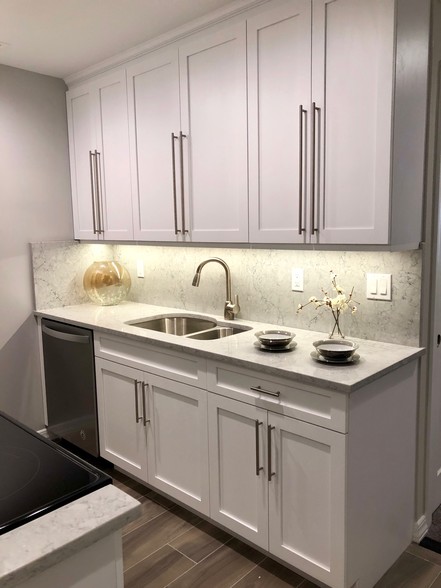 Quartz Countertop/Backsplash - Fairfield Square at East Meadow