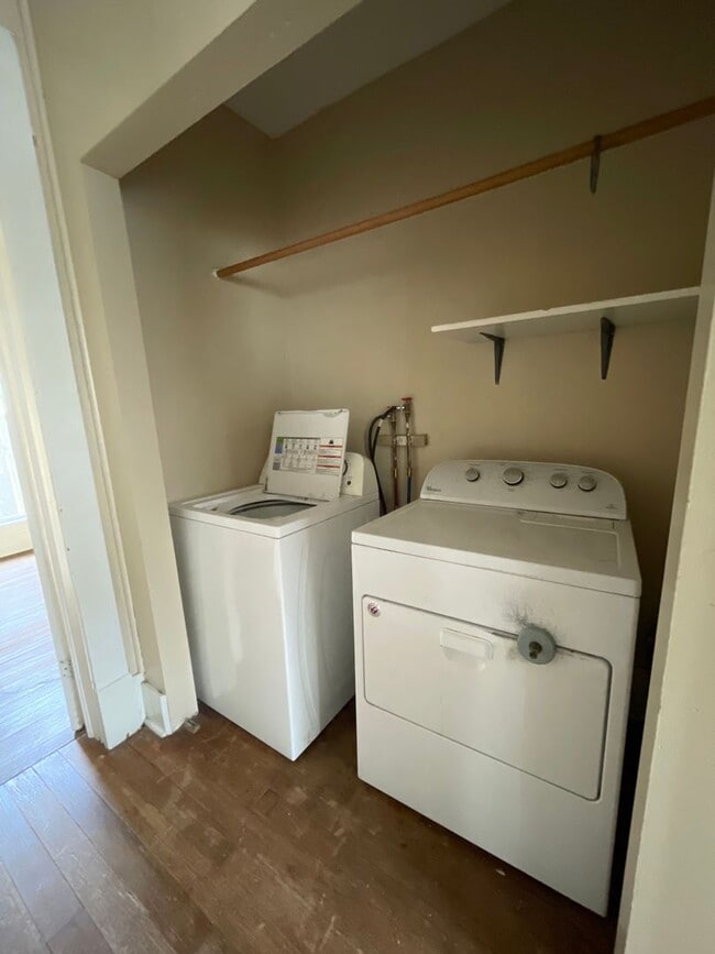 Building Photo - 1113 Constitution St