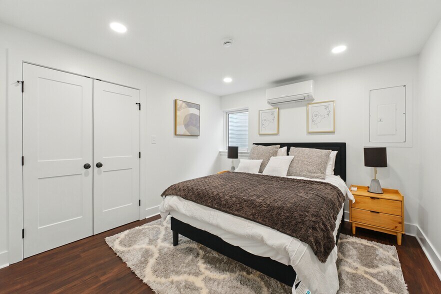 Building Photo - 8125 Bayou Bend Blvd
