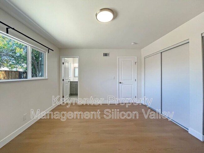 Building Photo - 5835 Halleck Dr