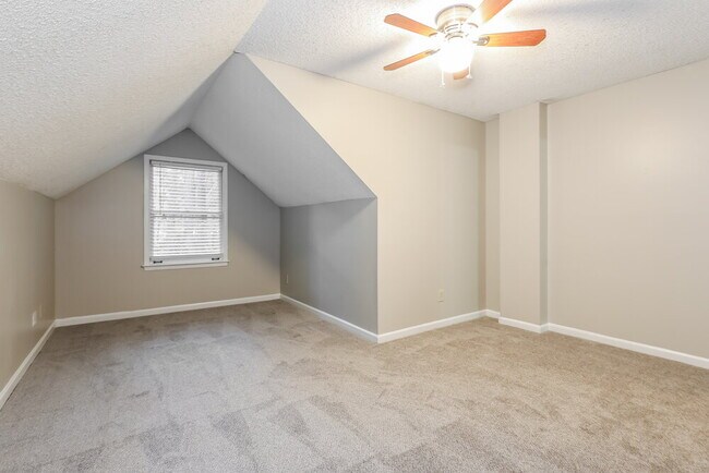 Building Photo - 337 Summer Pl