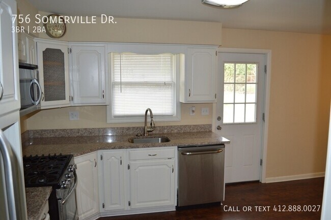 Building Photo - 756 Somerville Dr