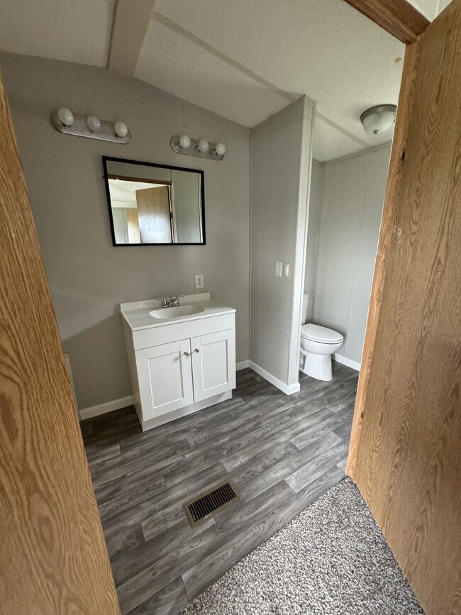 Building Photo - 3 BR | 2 BA Mobile Home in Pikeville *Trash Pick-Up Included*