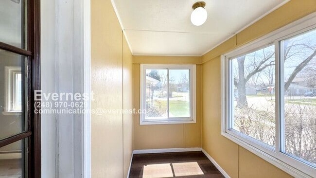 Building Photo - 2-Bedroom, 1-Bath Home in a Convenient Loc...